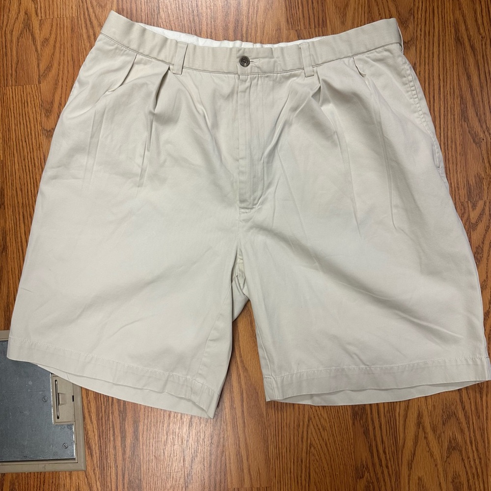 Polo Comfort Waist Pleated Shorts. Size 36